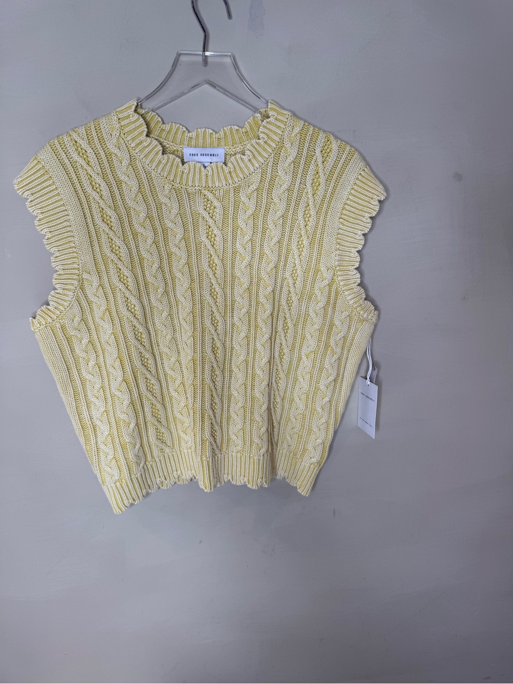Free Assembly Cable Knit Sweater Vest NWT Yellow 100% Cotton Size Large 12-14 - Picture 3 of 9